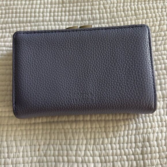 Safe Keeper Periwinkle Soft Genuine Leather Wallet Like New - Picture 2 of 9
